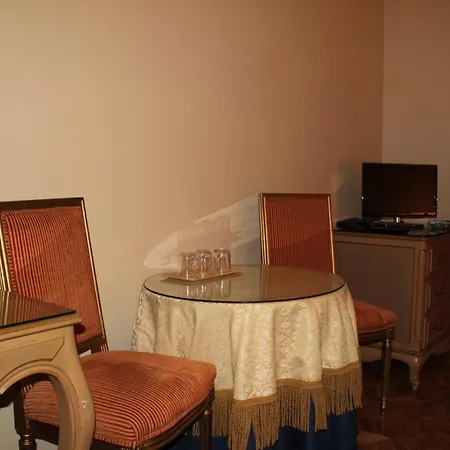 Lazur Πανσιόν 3*